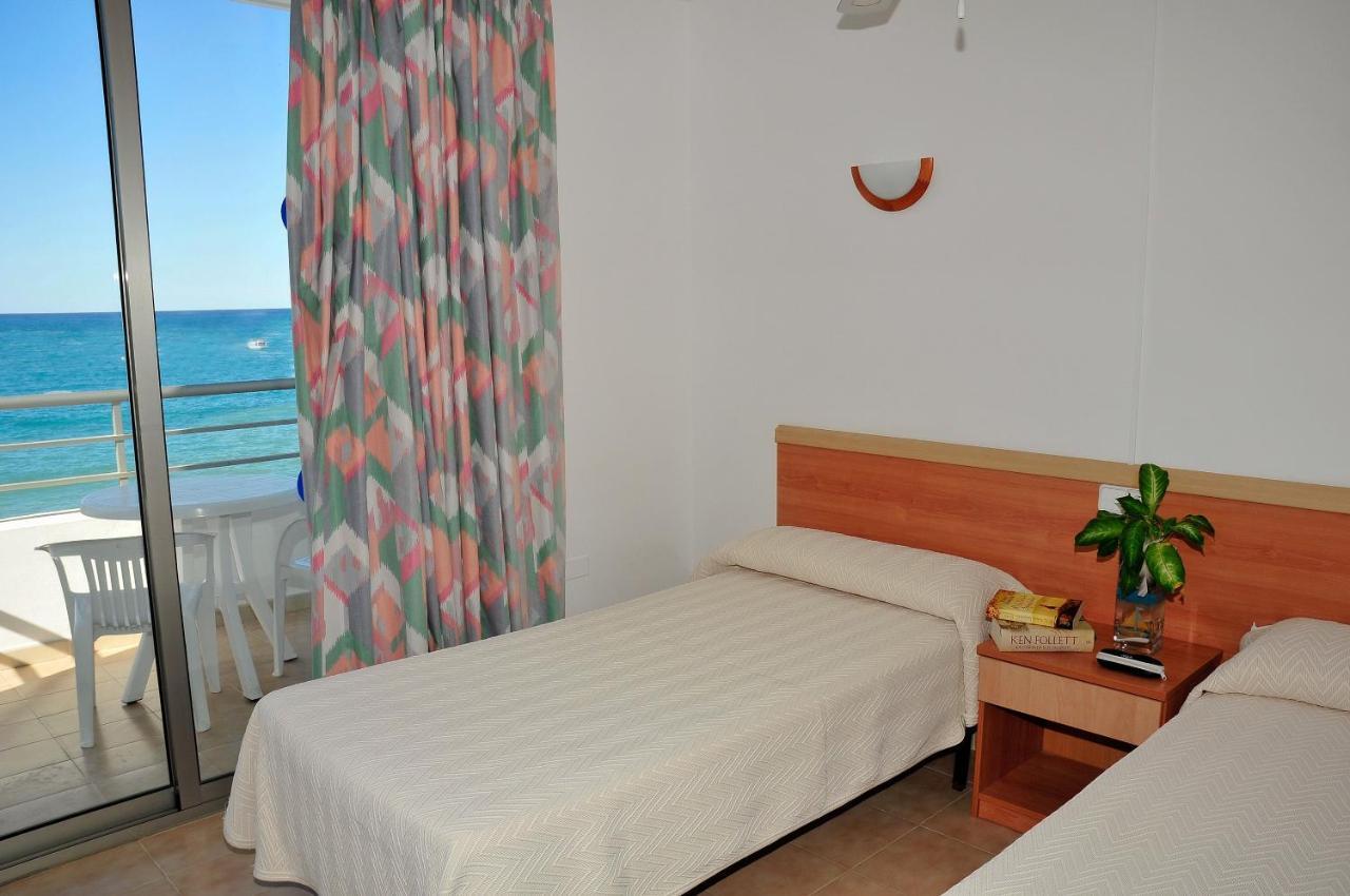 S'Arenal Apartments Portinatx Habitación foto